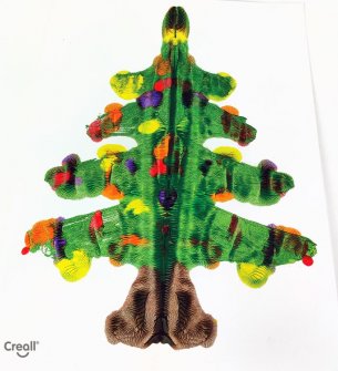 Christmas tree painted with folding technique